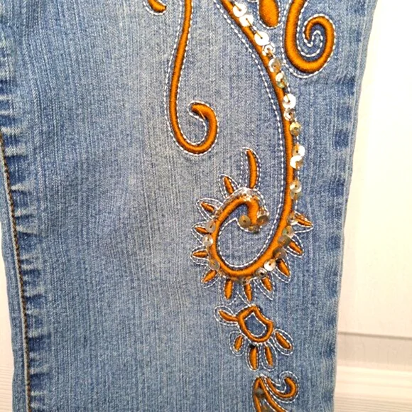 Apollo Jeans Denim Roll Cuffed Embroidered Capris Size 9/10 - Picture 7 of 8